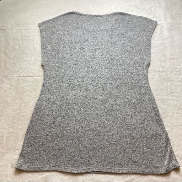 Latched Mama Gray Nest Nursing Tunic Size Small - Picture 2 of 9